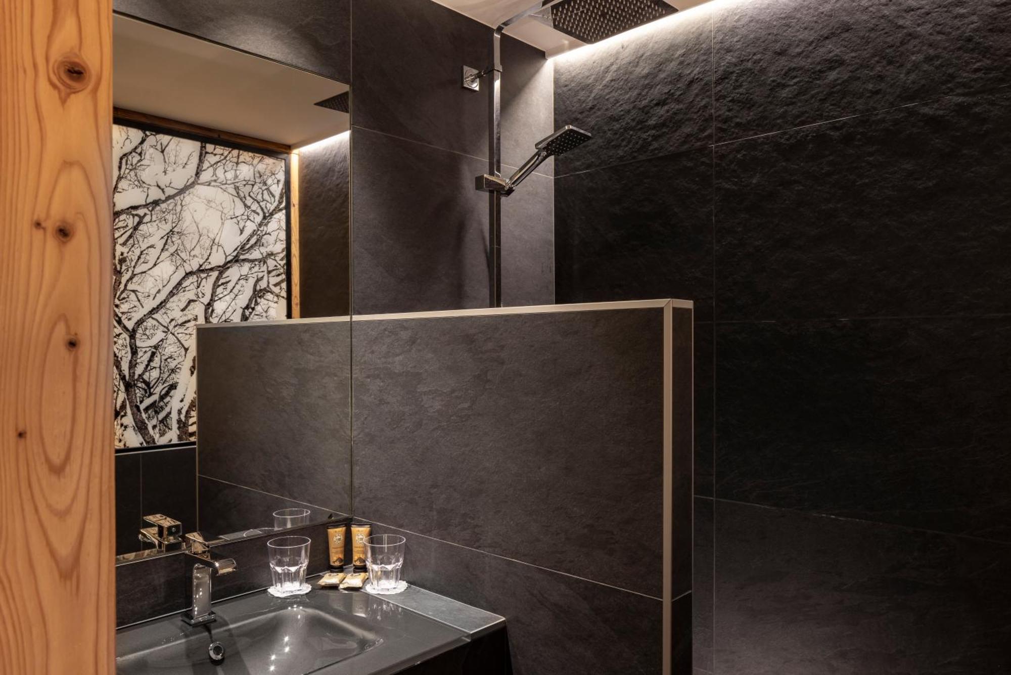 Hotel Cote Brune เลส์เดอซาลป์ ภายนอก รูปภาพ